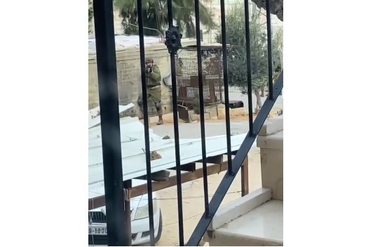 إصابة فتى برصاص الاحتلال في بيت أمر شمال الخليل وحالته خطيرة