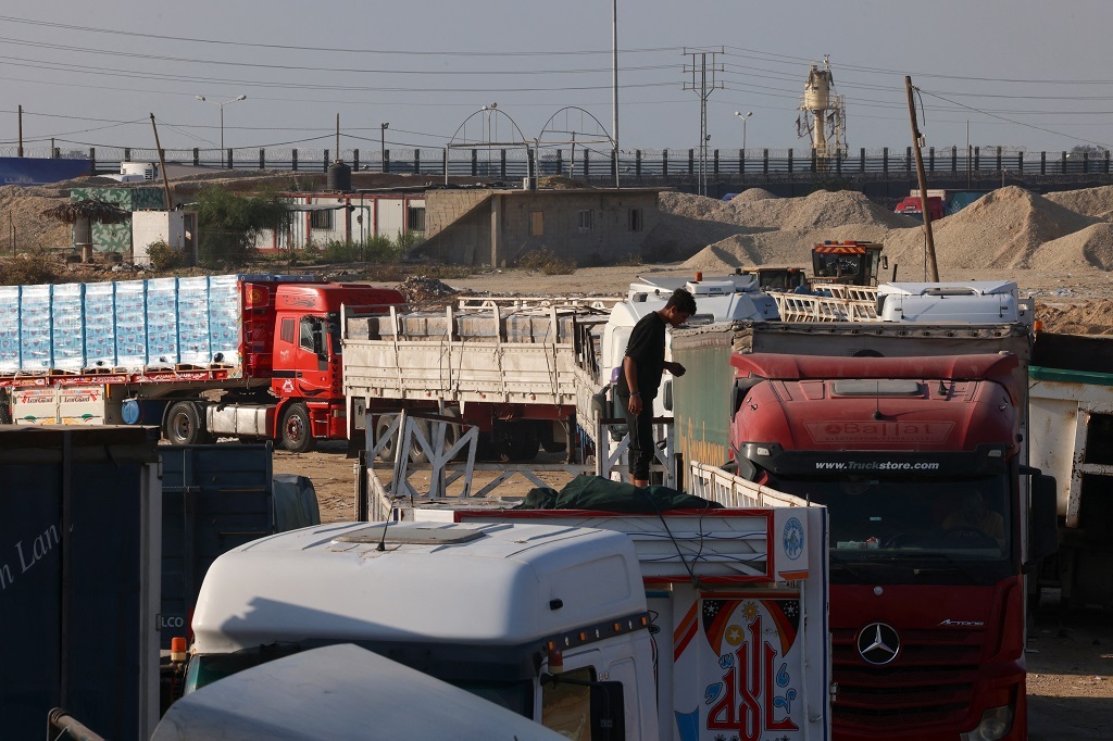 الاحتلال يُبلغ بضرورة إفراغ معبر رفح من الشاحنات حتى إشعار آخر