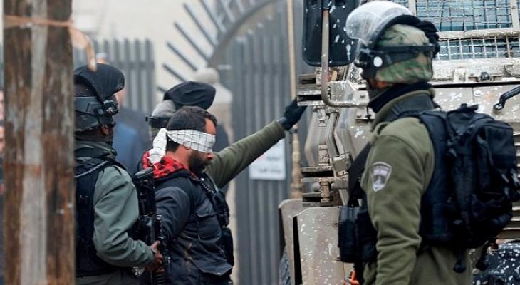 قوات الاحتلال تعتقل 16 مواطن من الضفة الغربية