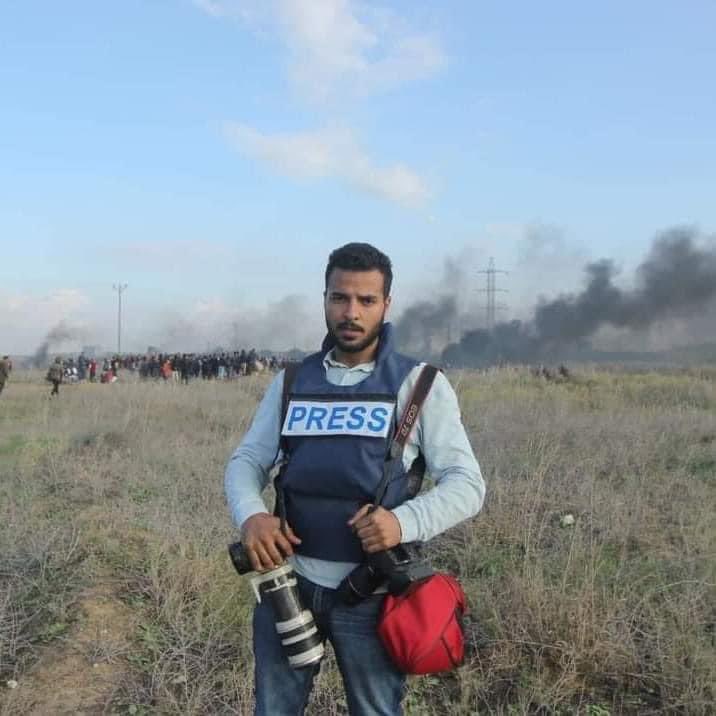 استشهاد الصحفي شريف نافذ عكاشة بقصف على قطاع غزة