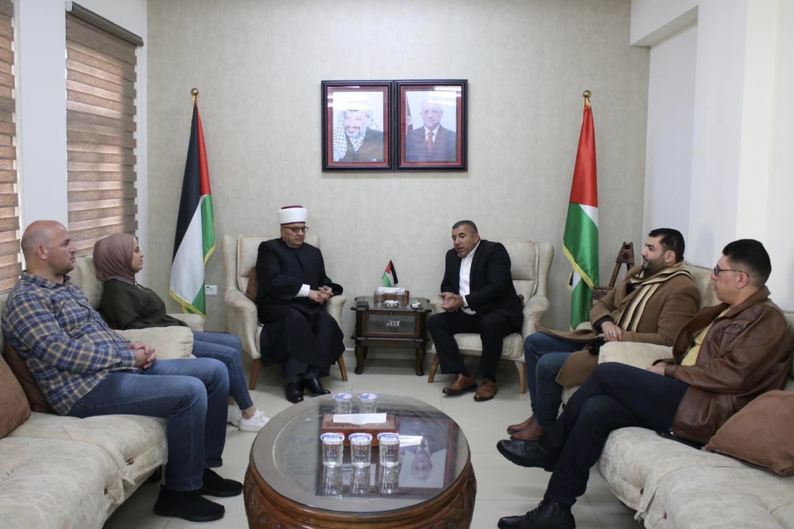 القائم بأعمال محافظ محافظة الخليل خالد دودين يلتقي وزير الاوقاف حاتم البكري