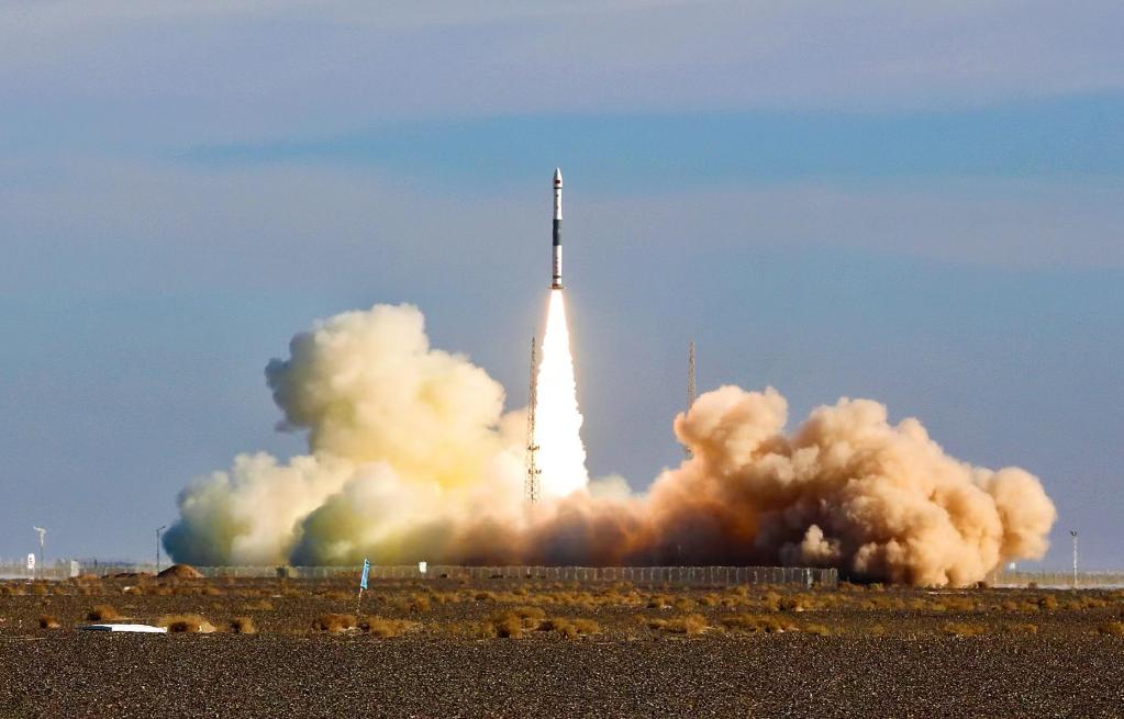 الصين تجري تجربة الإقلاع والهبوط العمودي لصاروخ "كوايتشو" القابل لإعادة الاستخدام