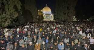 آلاف المصلّين يؤدون فجر الجمعة الأولى من رمضان في الأقصى