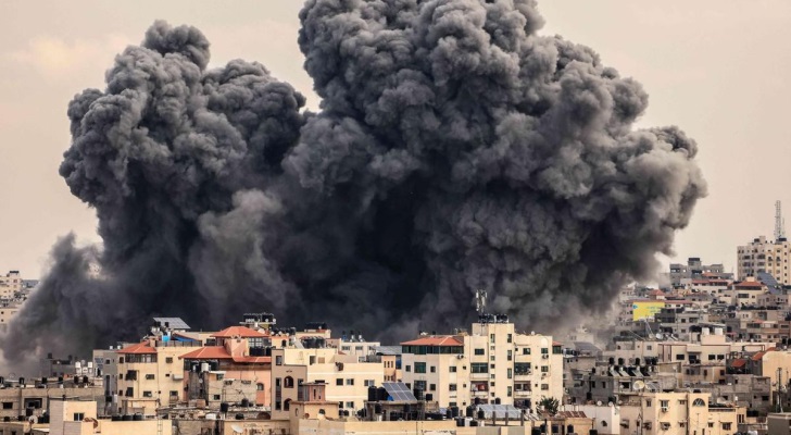 غارات إسرائيلية على مناطق عدة من قطاع غزة
