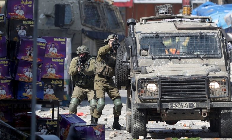 اشتباكات مسلحة خلال اقتحام جيش الاحتلال مخيم بلاطة شرق نابلس