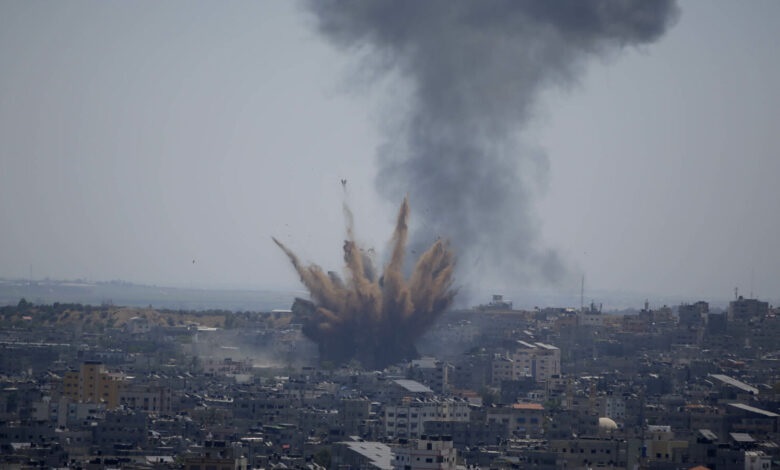 في اليوم الـ267 للعدوان : الاحتلال يكثف قصفه على قطاع غزة مخلّفا مزيدا من الشهداء والجرحى
