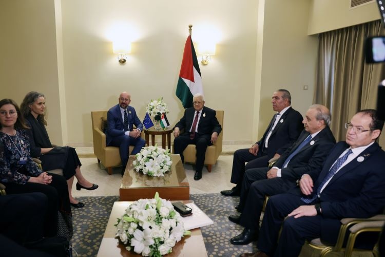 الرئيس عباس يلتقي رئيس مجلس الاتحاد الأوروبي