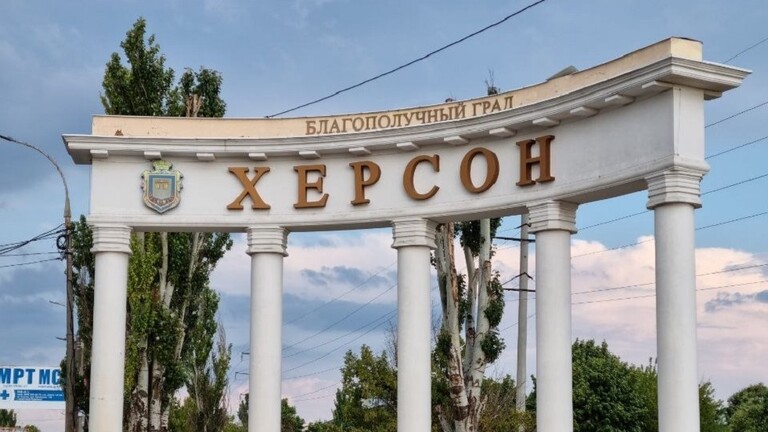 جهاز العمل السري: كييف تستعين بمخرجين وصحافيين لفبركة مجزرة في خيرسون واتهام روسيا