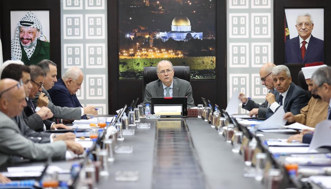 مجلس الوزراء يناقش التعامل مع الأزمة المالية في ظل استمرار إسرائيل باحتجاز أموال المقاصة
