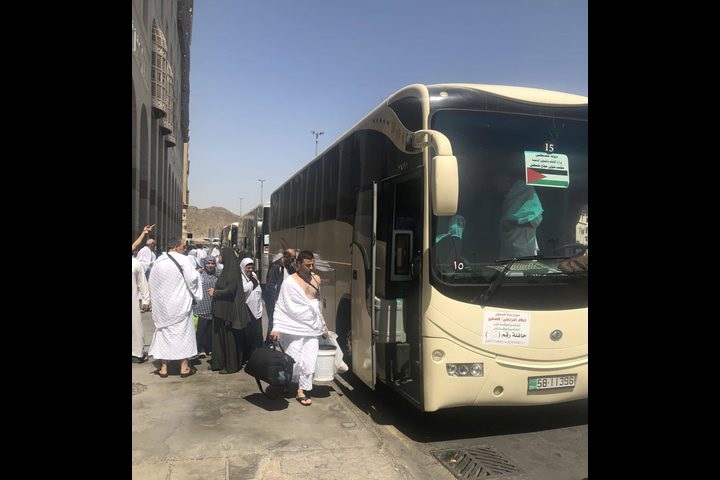 تفويج القافلة الثانية من حجاج فلسطين من المدينة المنورة إلى مكة المكرمة