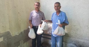 أئتلاف سنابل الخير : توزيع مشروع الخبز على النازحين في المحافظة الوسطى"دير البلح"