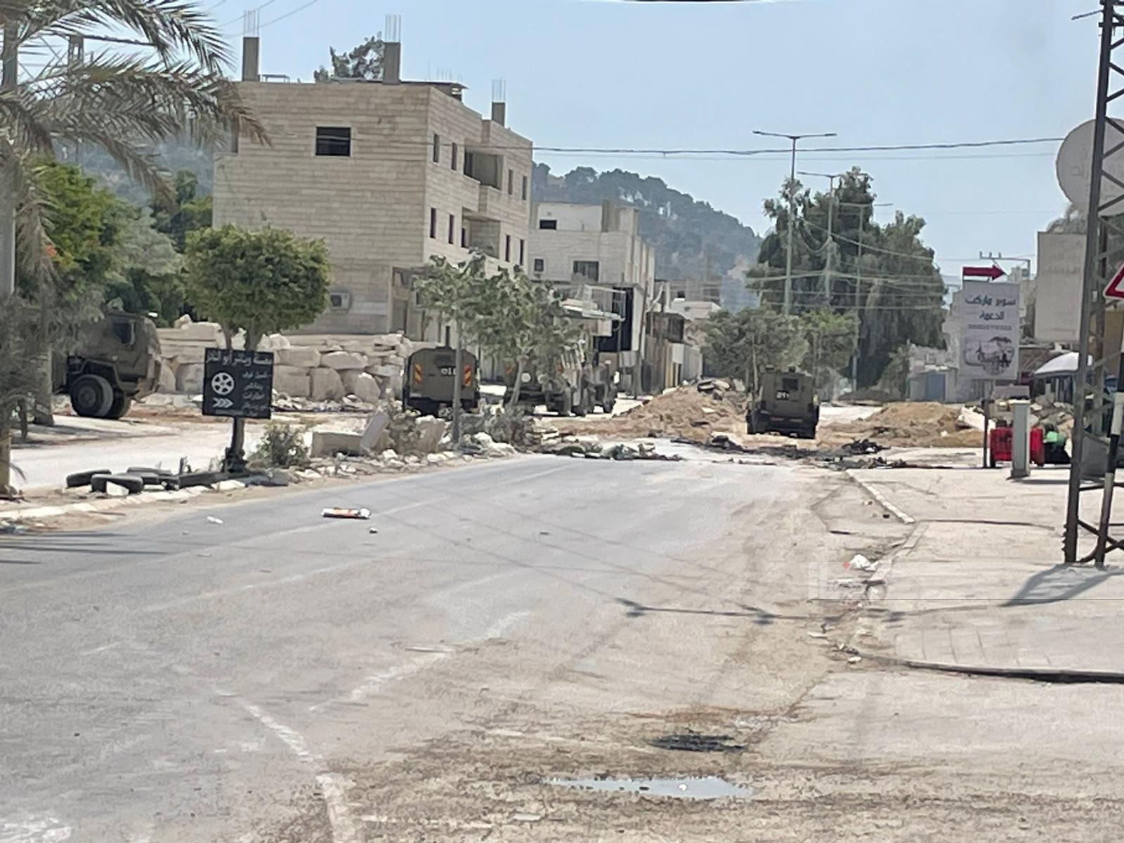 الاحتلال ينسحب من مخيم نور شمس: تفجير منزل ودمار واسع بالبنية التحتية والممتلكات