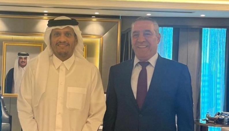 حسين الشيخ يبحث مع رئيس الوزراء القطري آخر التطورات
