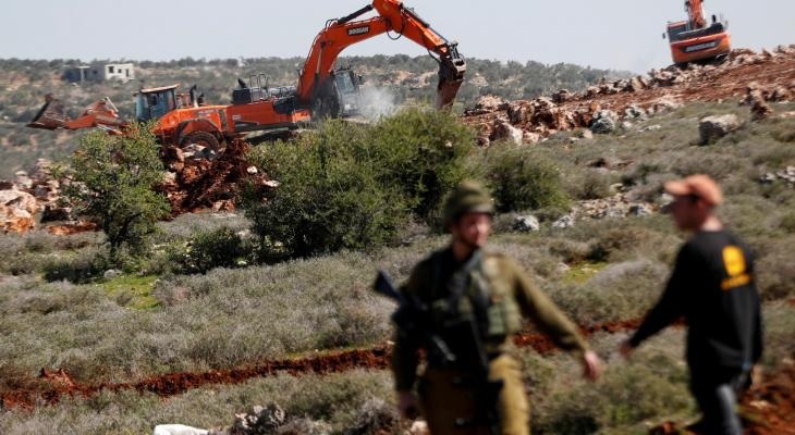 الاحتلال يهدم منشآت فلسطينية في قلقيلية