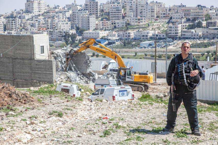 الاحتلال يهدم مسجدا في بلدة جبل المكبر