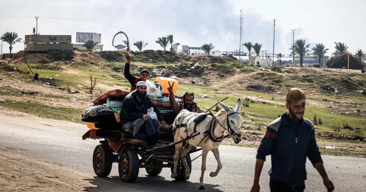 الاحتلال يطلق نيرانه على النازحين العائدين إلى حي الزيتون بمدينة غزة