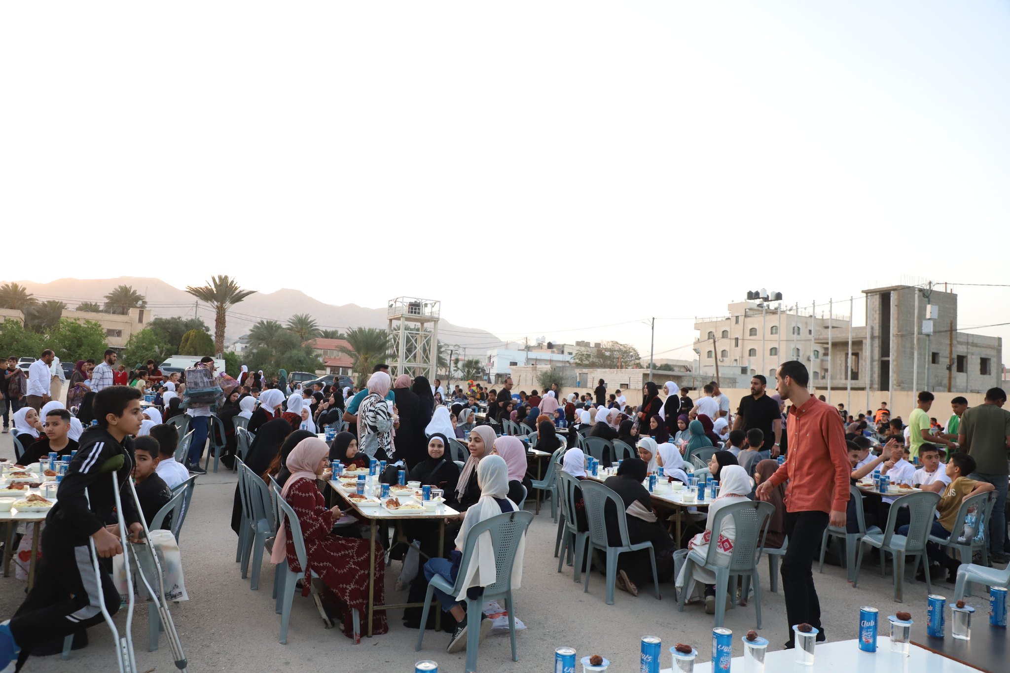 افطارا جماعي لطلبة القرآن الكريم في محافظة أريحا وللأيتام والمحتاجين ولأهالي الشهداء والاسرى